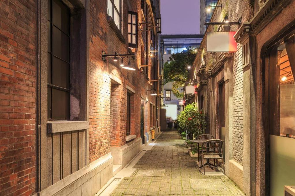 Jinjiang Metropolo Classiq Jing'an Temple Hotel 4*