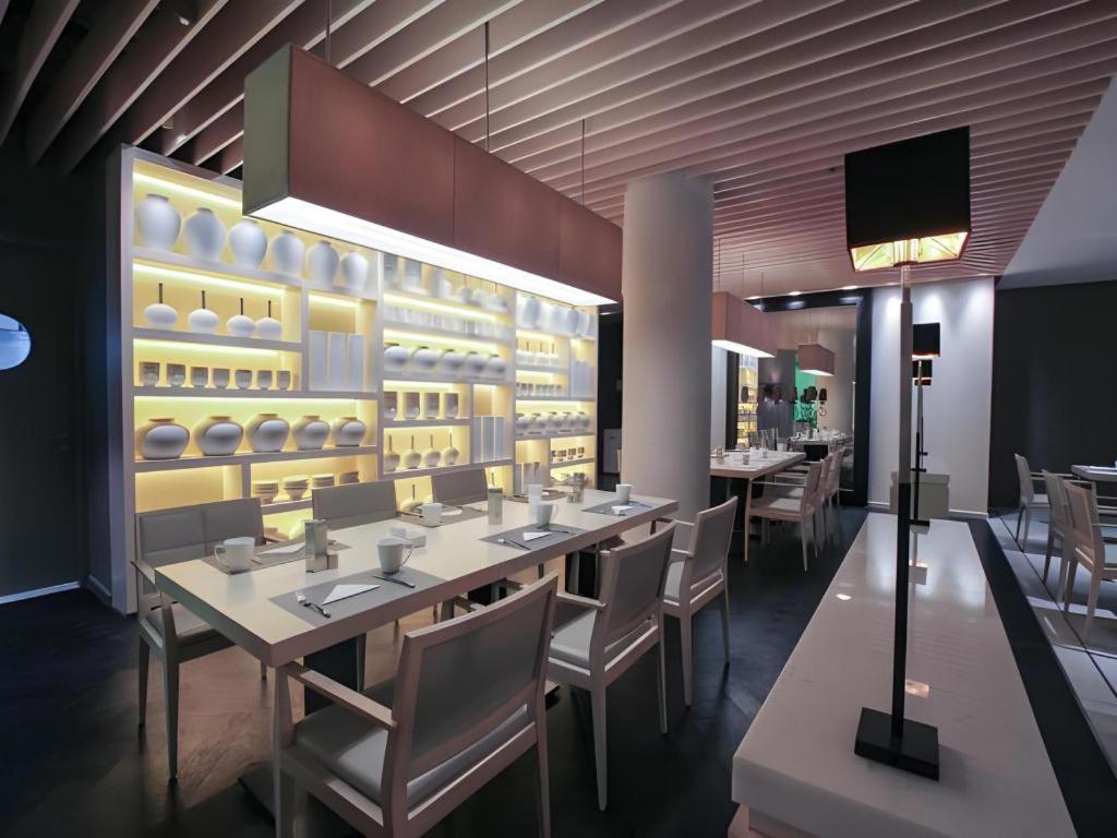 Jinjiang Metropolo Classiq Jing'an Temple Hotel 4*